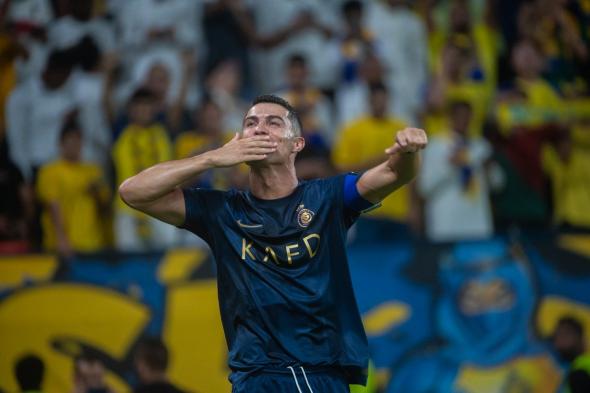 كريستيانو رونالدو ينفعل على حكم مباراة النصر والشباب بعد إلغاء هدفه(فيديو)