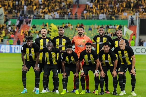 مدرب الاتحاد يقلق الجماهير بشأن إصابة بنزيما وحمدالله