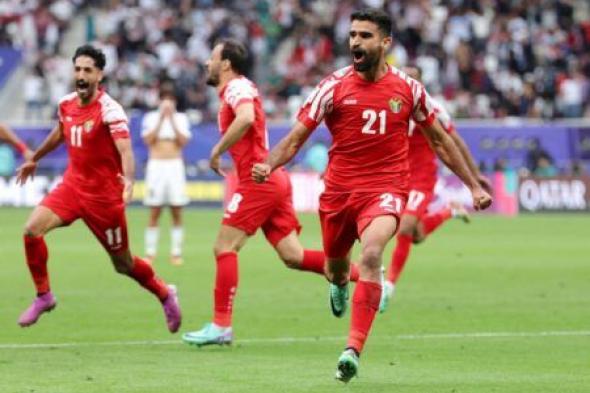 غناء يزن النعيمات بعد فوز منتخب الأردن على العراق بكأس آسيا